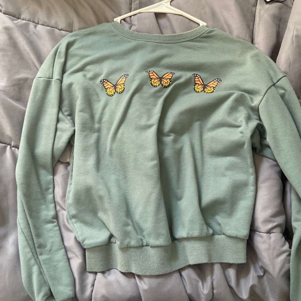 Green butterfly sweatshirt, SHEIN, size is XS, barley worn